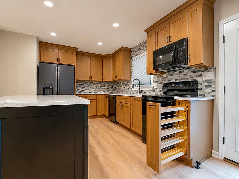 2117 Sierra Dr — Photo 7