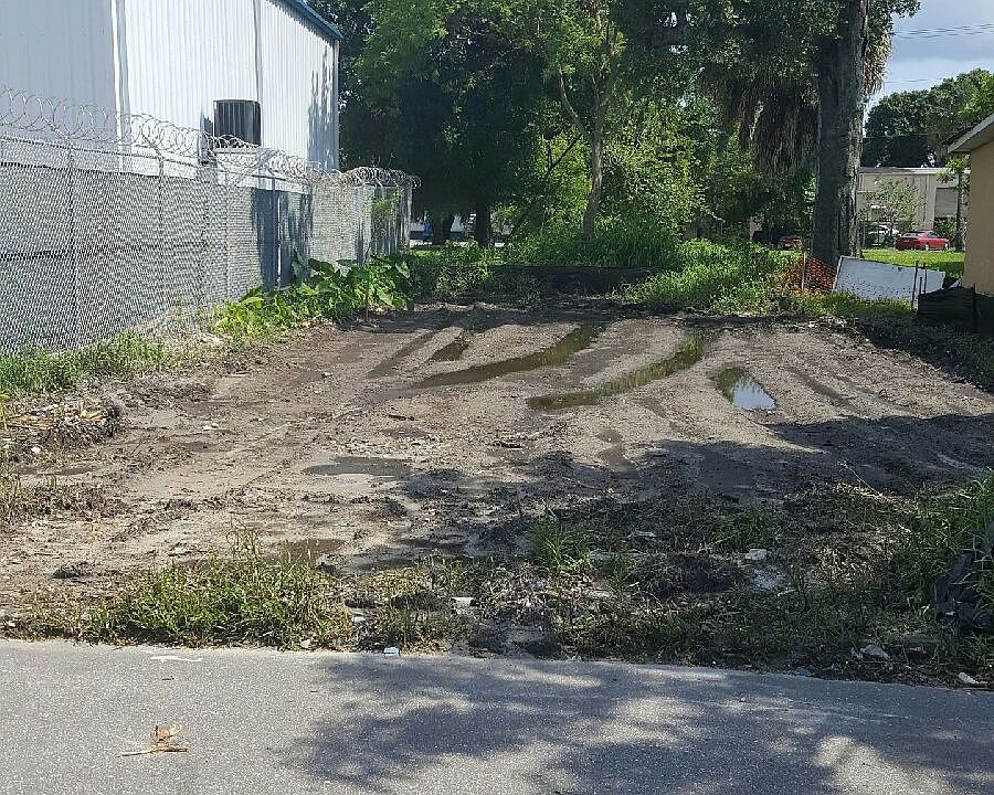 1st image of 3207 E 4th Ave