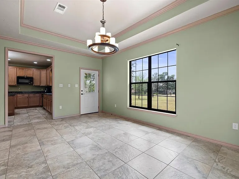 1404 Kings Valley Dr — Photo 16