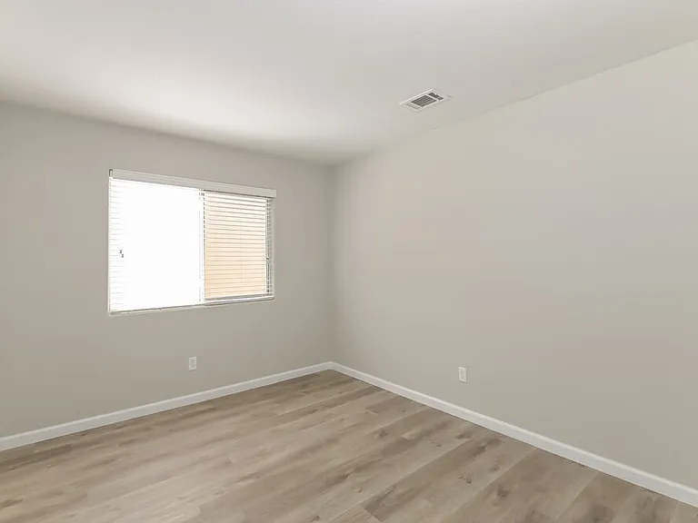 6180 Bruma Ave — Photo 13