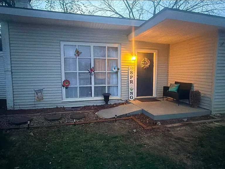 2695 Charlestown Rd — Photo 5