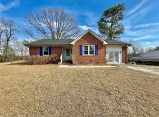 119 Oakridge Ave, Spring Lake, NC 28390