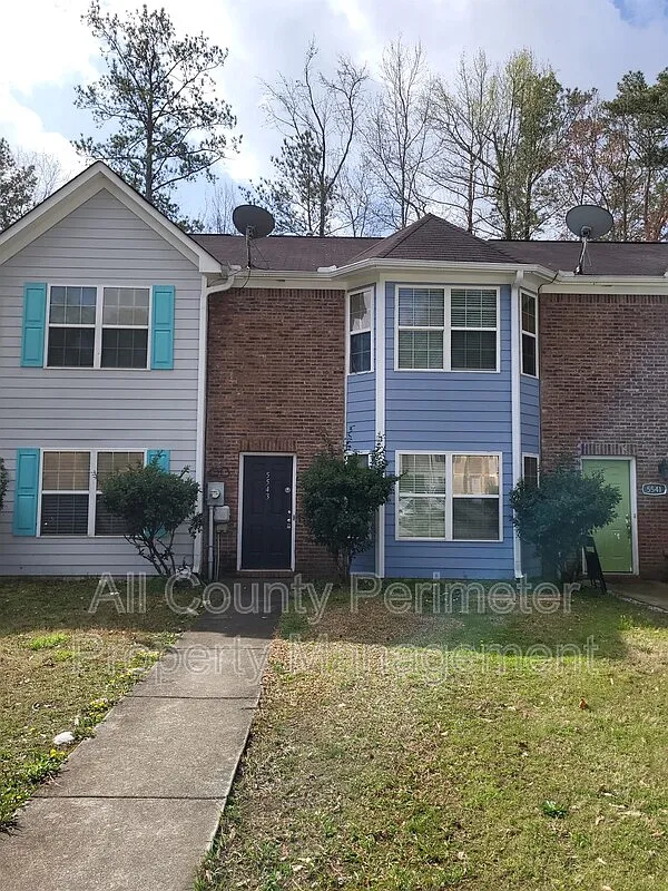 3 bed, 2.5 bath, 1408 sqft, $1,495 — Photo 1