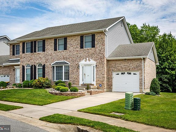 2nd image of 25 Mystic Dr