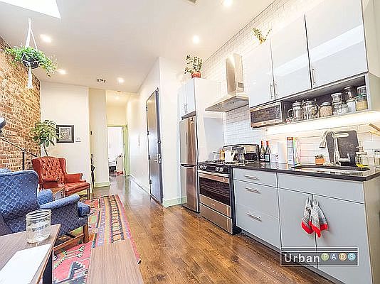 1st image of 688 Jefferson Ave #4R