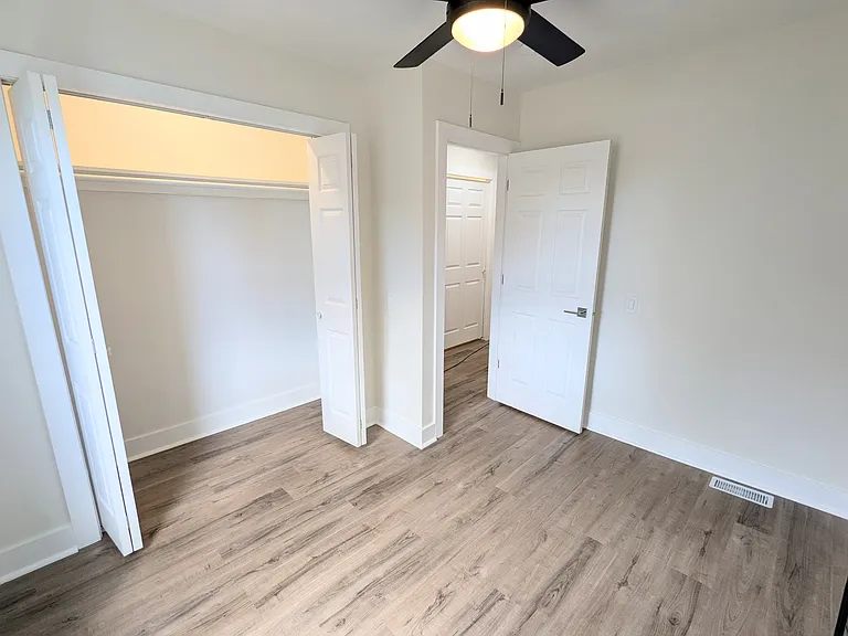 1109 Mills Ave — Photo 14