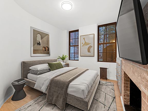 3rd image of 220 W 10th St APT 1A