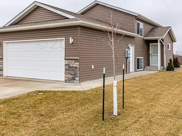 617 5th St E, Horace, ND 58047