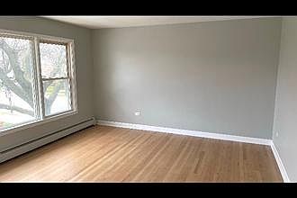 3rd image of 6025 W Montrose Ave #2S