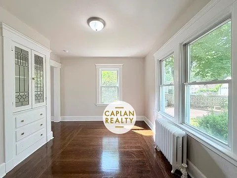 150 Crescent St — Photo 5