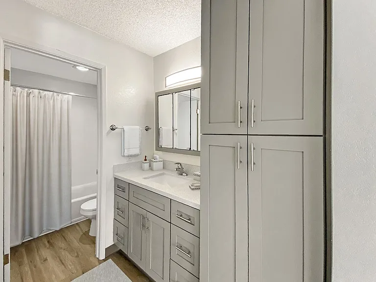 141 Del Medio Ave — Photo 3