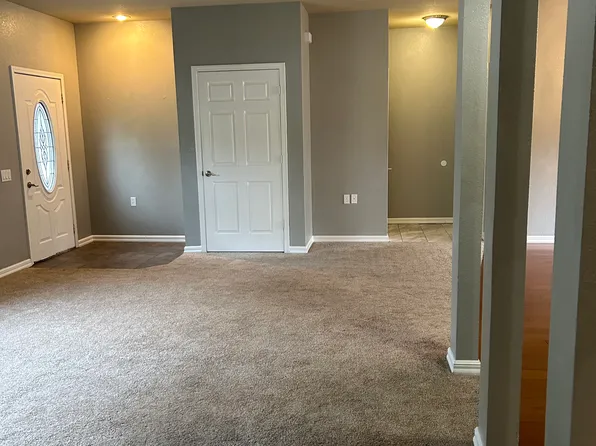 1222 W Centennial Ave #1, Carthage, MO 64836