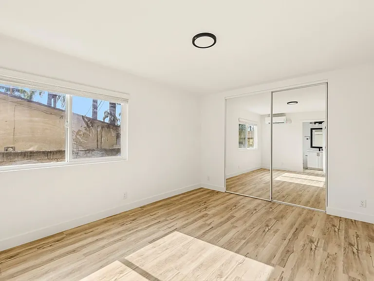 The Crest |NEWLY Renovated Studios, Lofts, 1, 2 & 3 Bedroom Homes Near the Beach — Photo 35