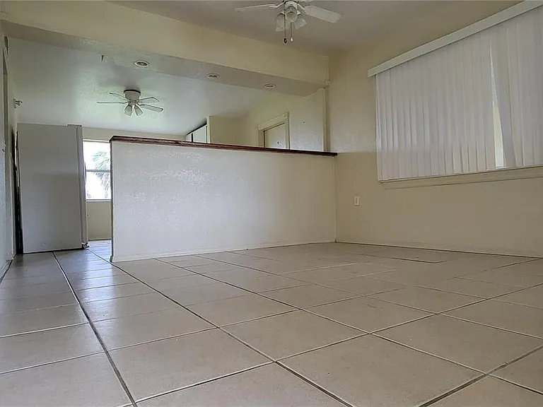 2483 Lakeshore Cir #2483 — Photo 6