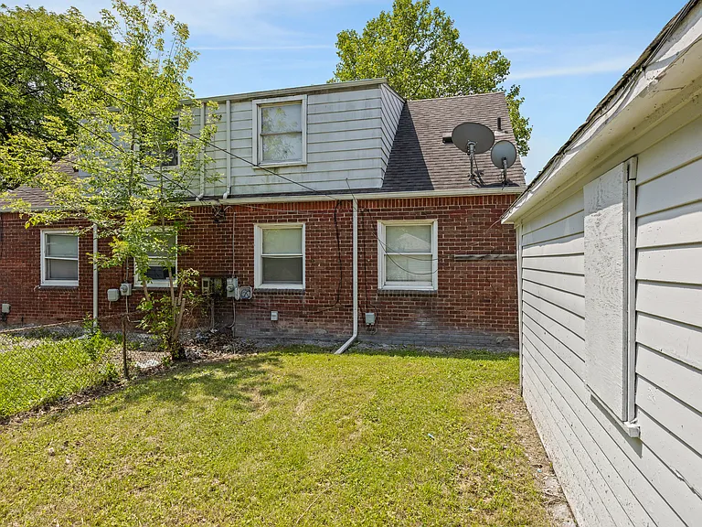 18947 Moross Rd — Photo 18