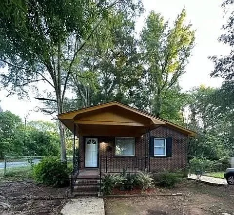 305 Scoggins St — Photo 8