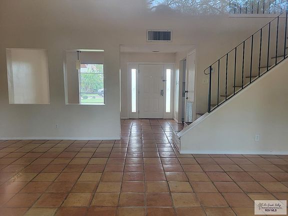 2nd image of 213 Balboa Ave S #403-4