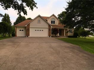 19301 E 215th St, Harrisonville, MO 64701