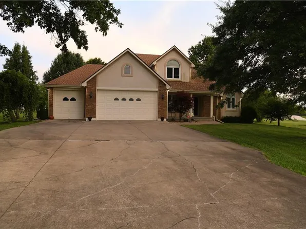 19301 E 215th St, Harrisonville, MO 64701