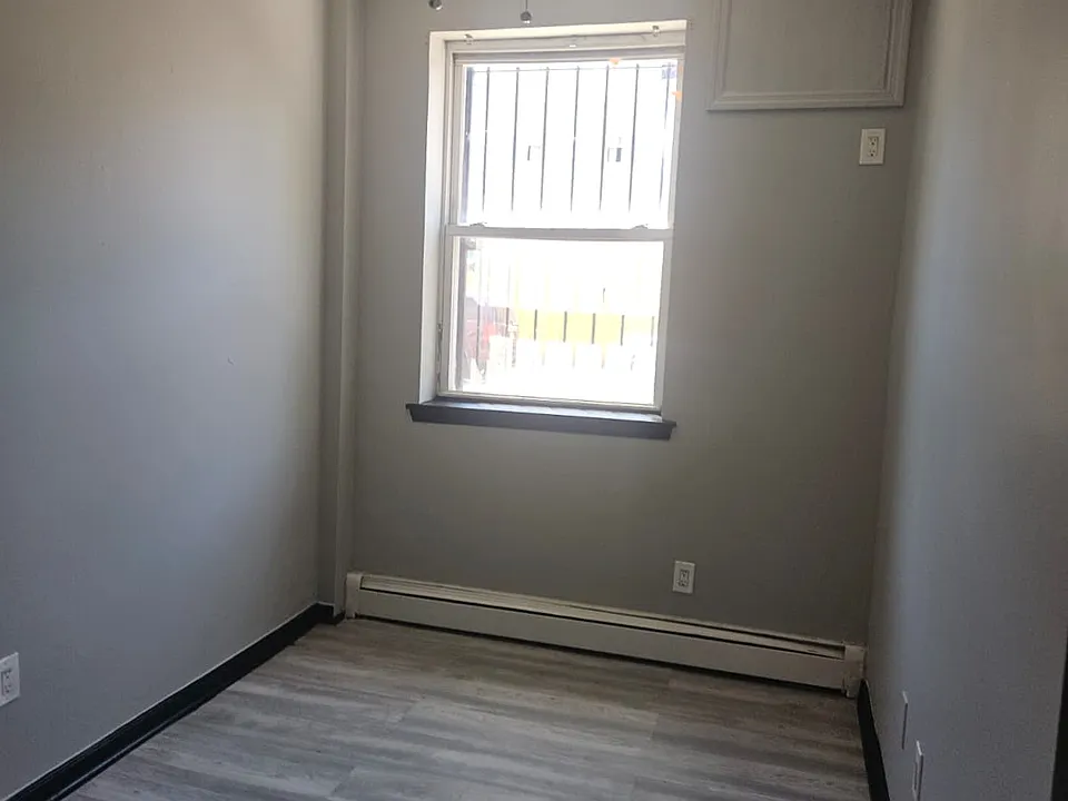 305-306 Magnolia Ave #1