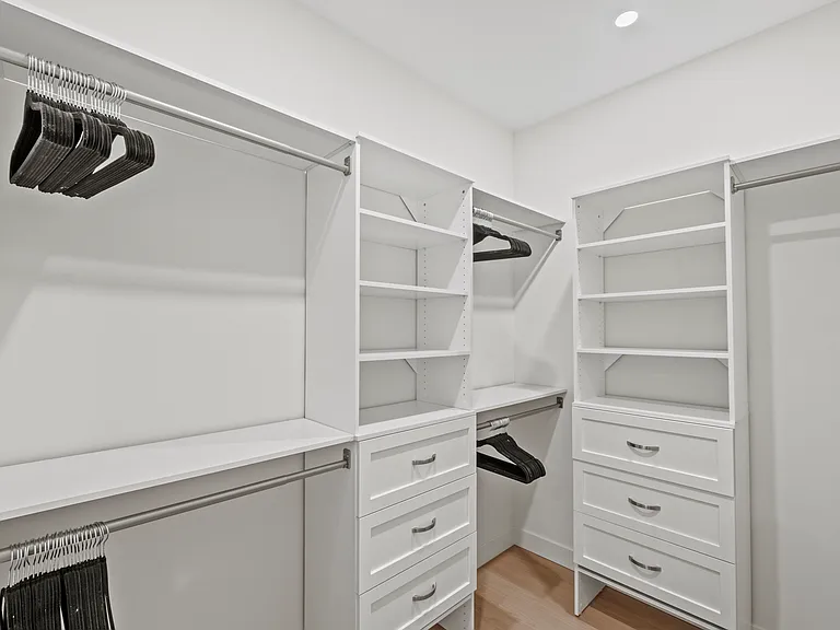 6305 Soundview Dr — Photo 25