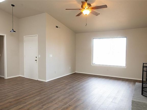 4th image of 2836 Green Canyon Dr