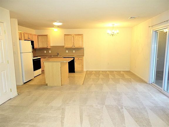 Kitchen & Dining Area