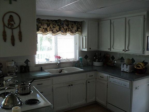 3rd image of 17907 Larch Way