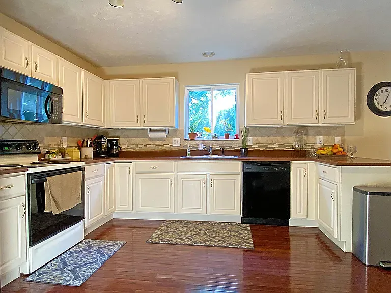 85 W Waterbury Dr — Photo 9