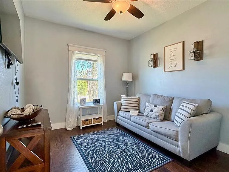 8 Moody Dr — Photo 7