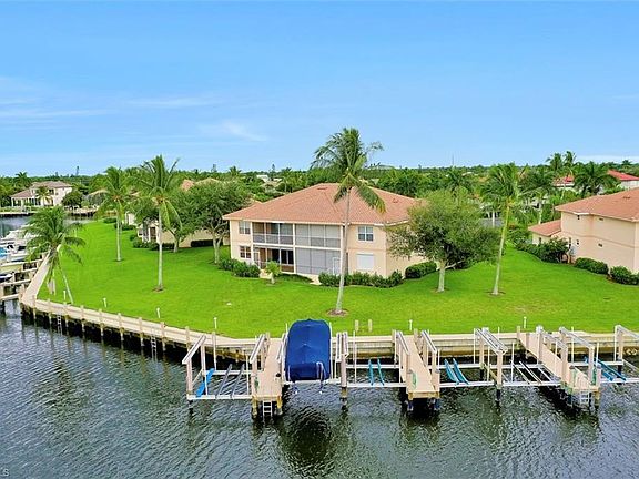 2nd image of 210 Waterway Ct #2-102