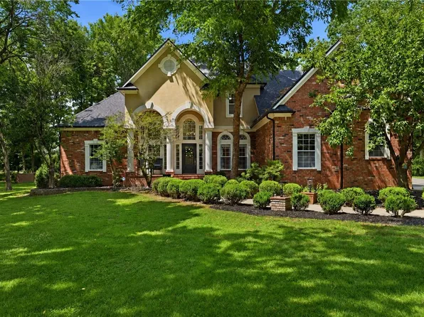 1325 Avery Pl, Siloam Springs, AR 72761