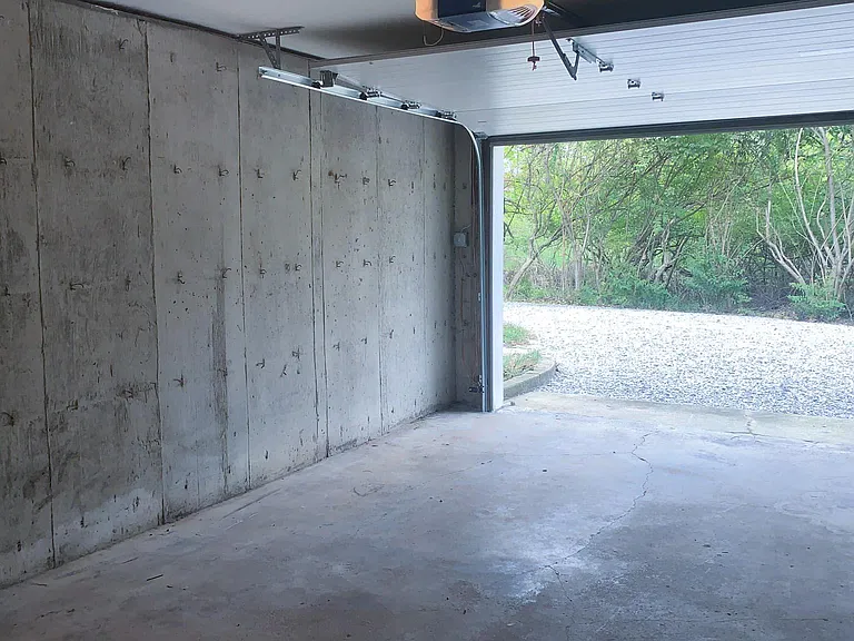 108 Tenney Ct — Photo 40