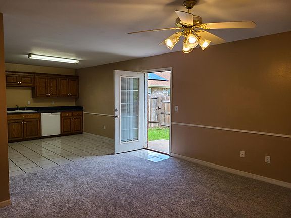 3rd image of 901 29th St APT C