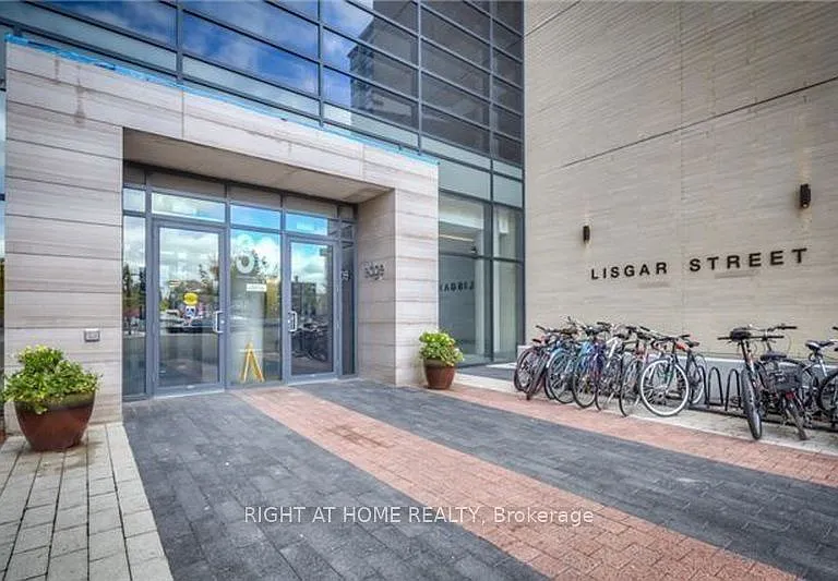 36 Lisgar St #831W — Photo 2