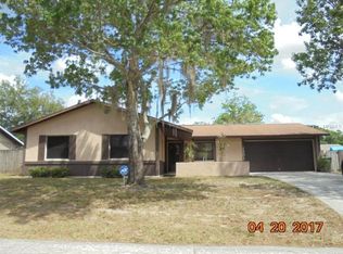 1301 Oak Valley Dr, Seffner, FL 33584