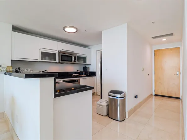 253 NE 2nd St APT 1907, Miami, FL 33132