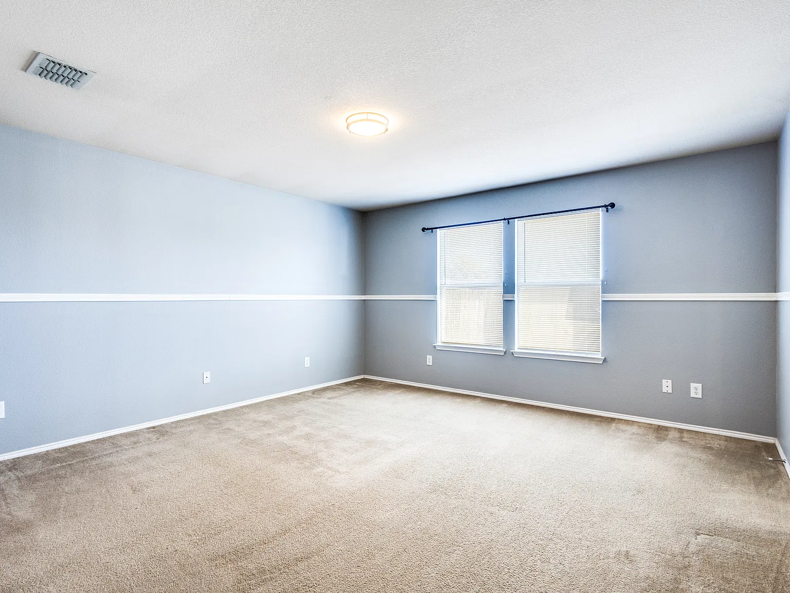 3 bed, 1619 sqft, $1,990 — Photo 2