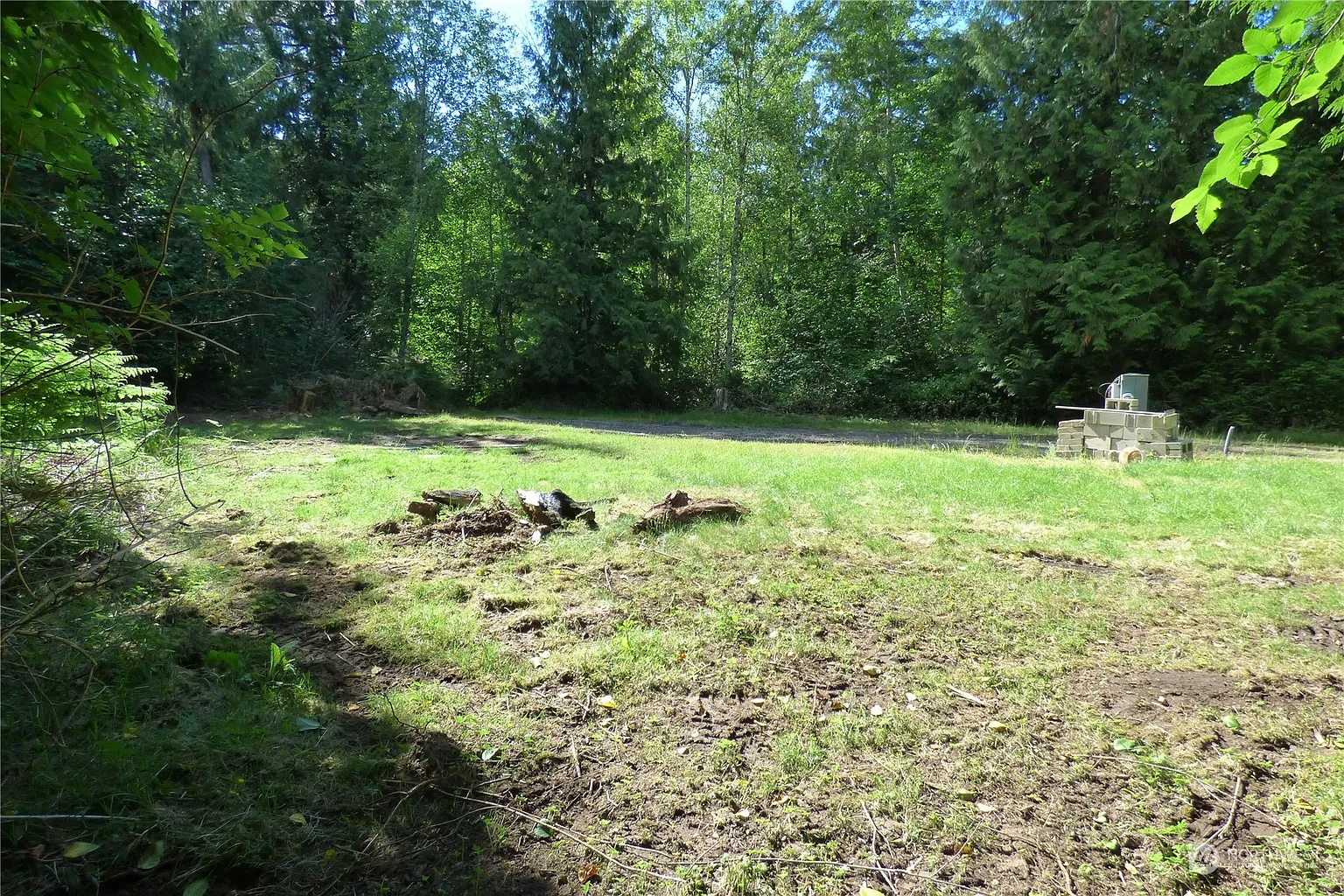 1841 35th Lane NE photo 1