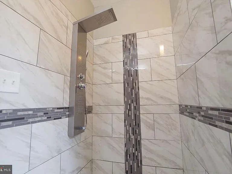 3040 W Berks St — Photo 12