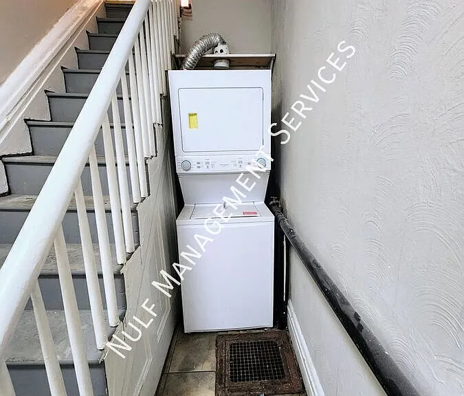 4058 Penn Ave #2 — Photo 8