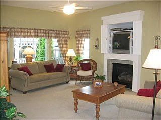4th image of 2 Newburry Ct
