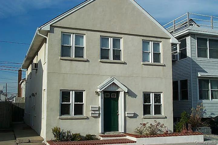 109 New York Ave #2