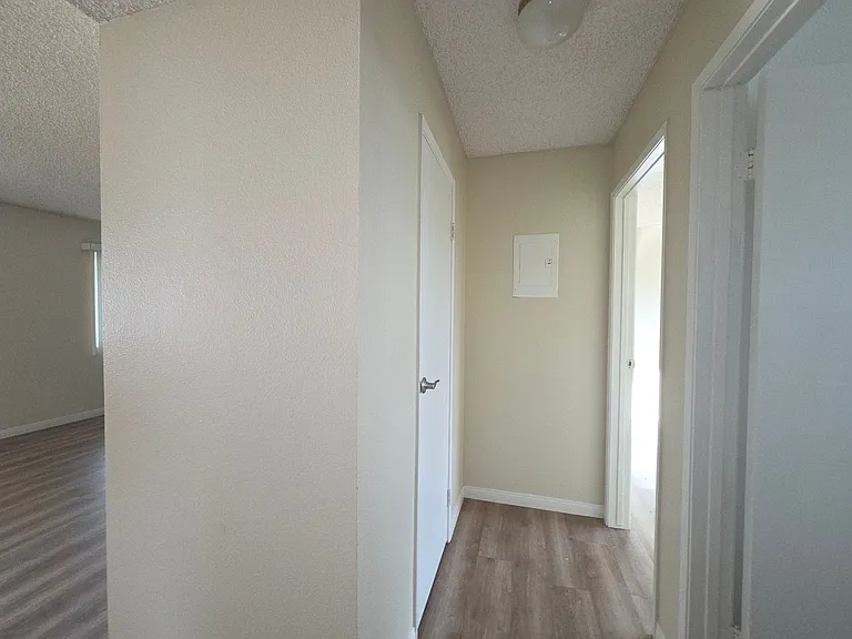 1675 Chapel Dr — Photo 30