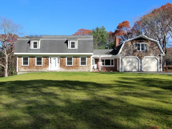 14 Anaconda Dr, Lakeville, MA 02347