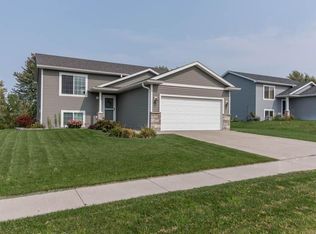 3821 McIntosh Dr NW, Rochester, MN 55901