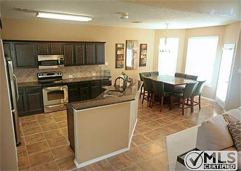 3rd image of 1305 Westglen Dr