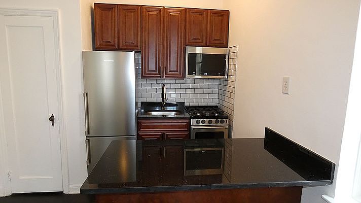 1st image of 250 E 35th St APT 2D