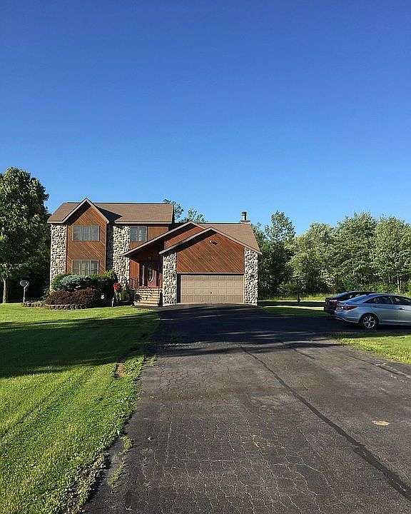 2nd image of 982 Brockway Rd