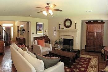 3rd image of 432 Black Castle Dr